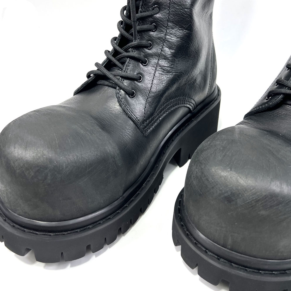 Balenciaga Stomper Boot In Black - DesignerGu