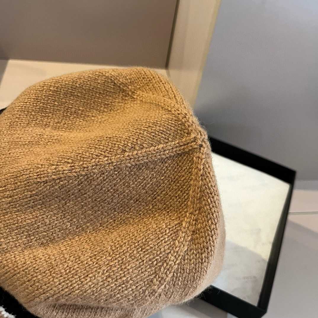 Burberry Beanie - DesignerGu