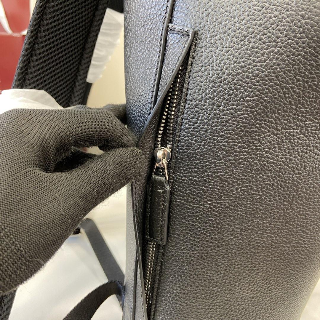 Gucci Large Backpack With Web - DesignerGu