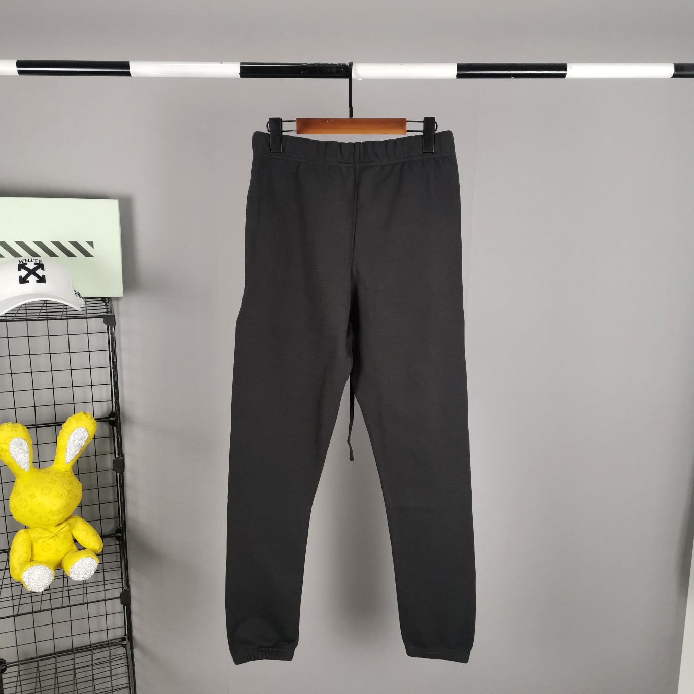 Fear of God Essentials Sweatpants - DesignerGu