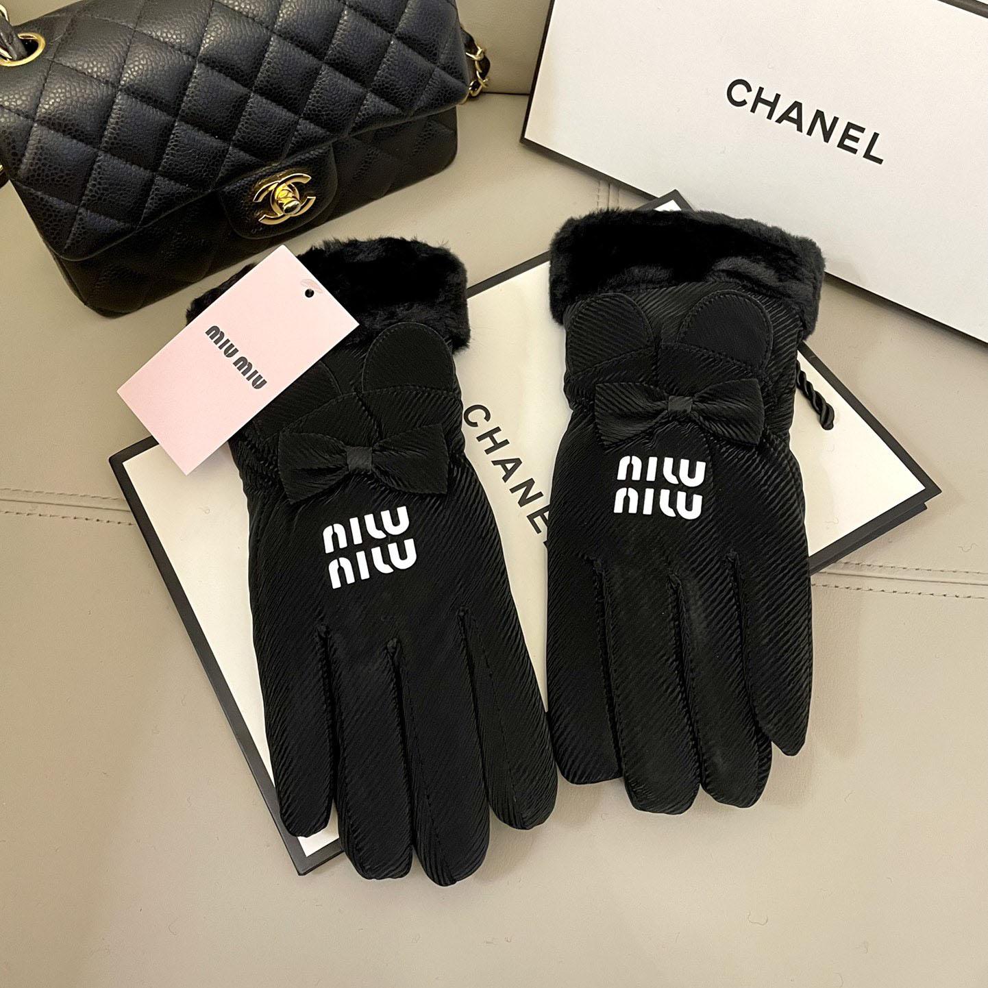 Miu Miu Gloves  - DesignerGu