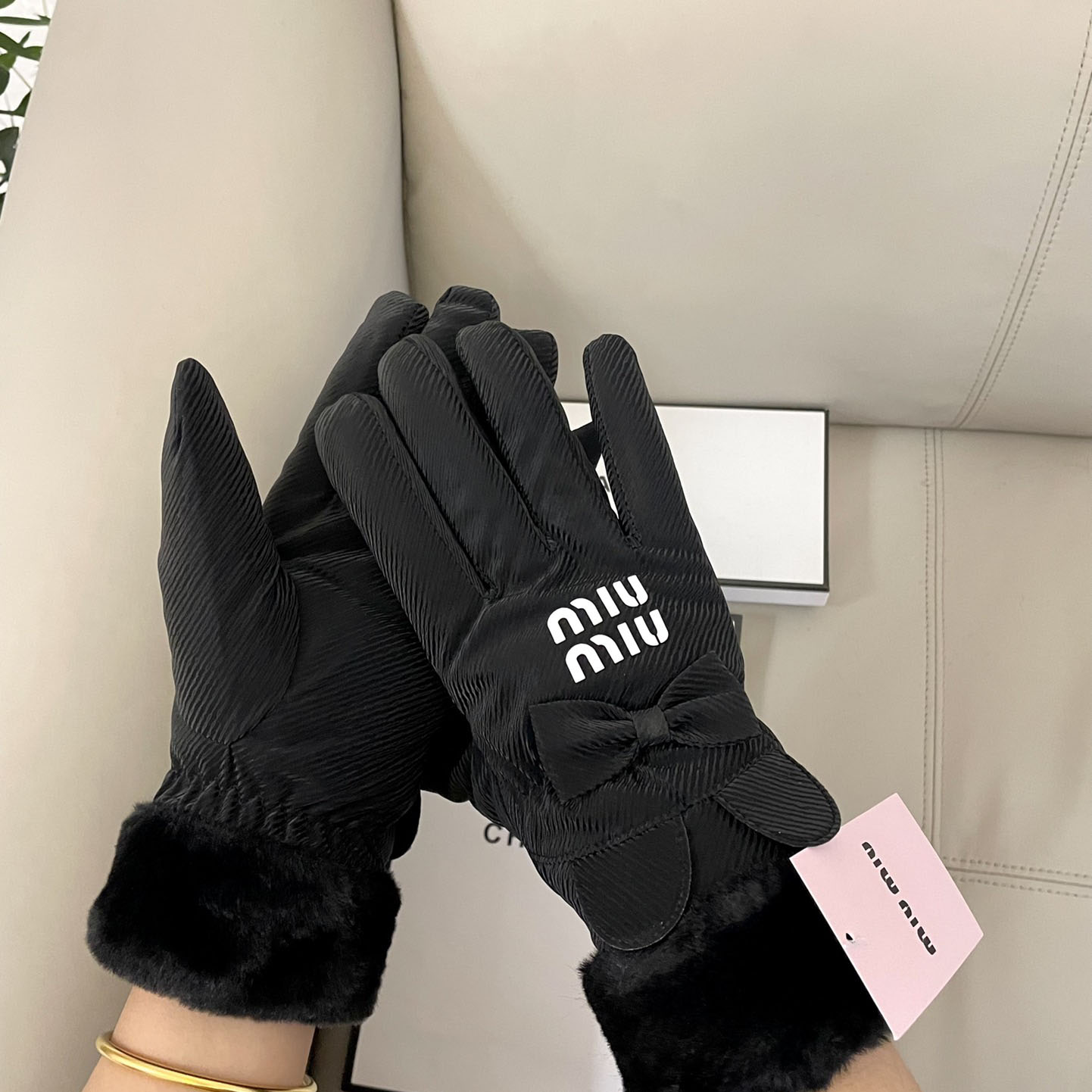 Miu Miu Gloves  - DesignerGu