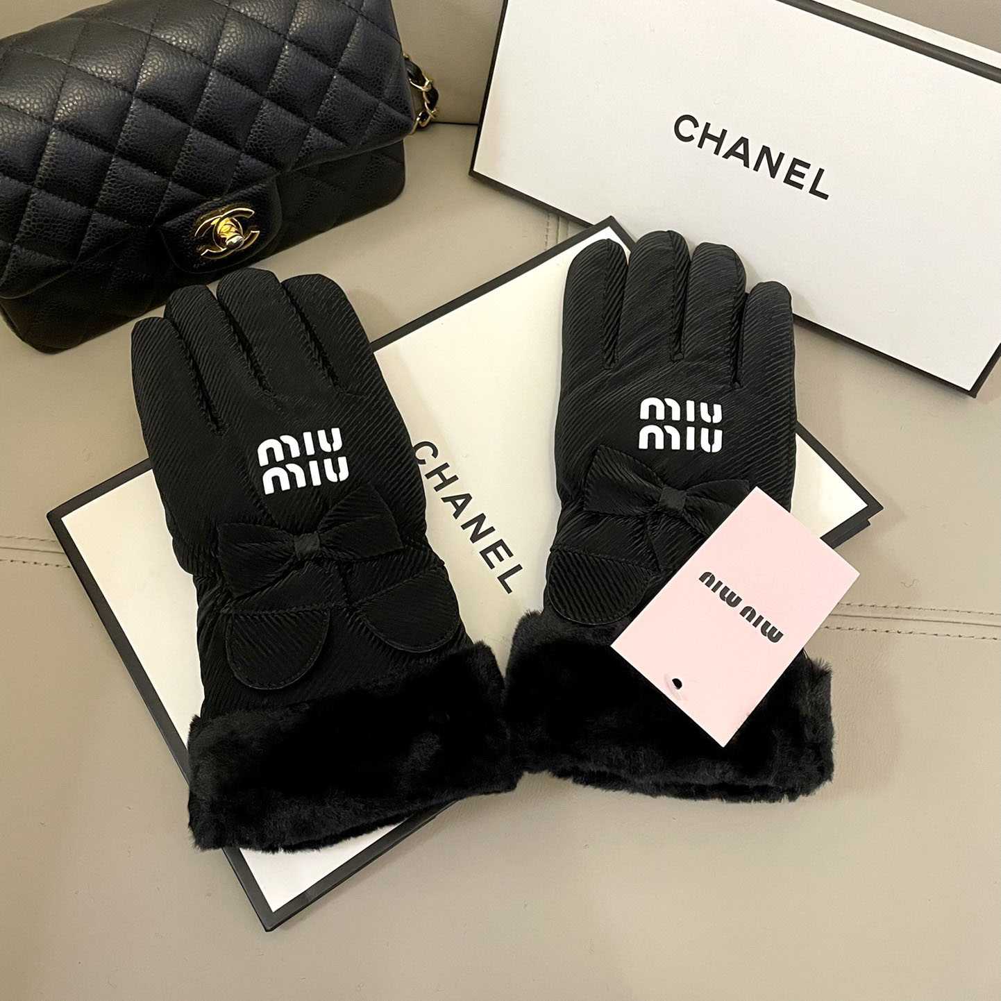 Miu Miu Gloves  - DesignerGu