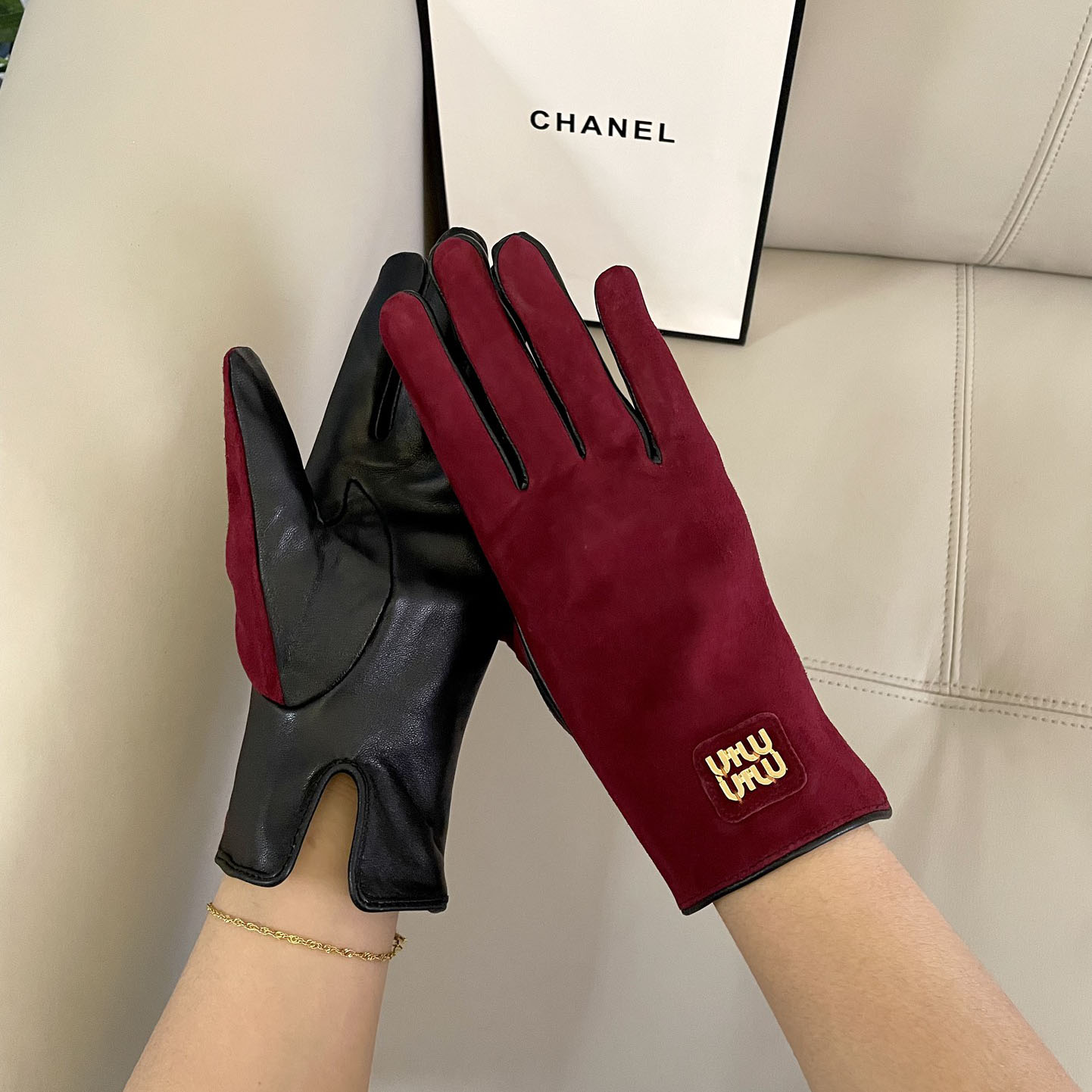 Miu Miu Gloves  - DesignerGu