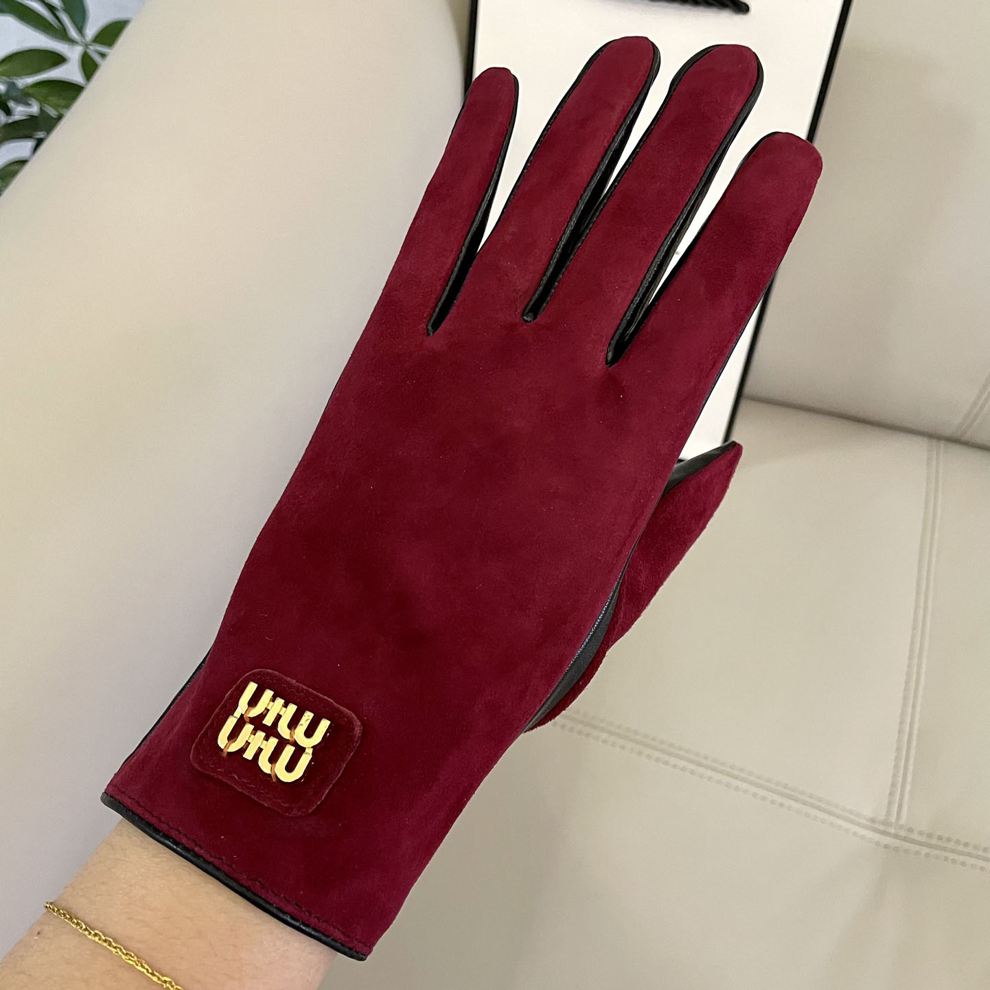 Miu Miu Gloves  - DesignerGu