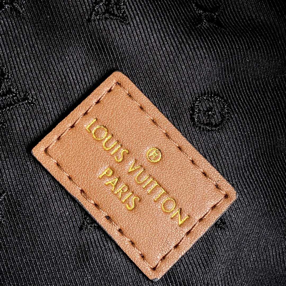 Louis Vuitton Bumbag  M11799 - DesignerGu