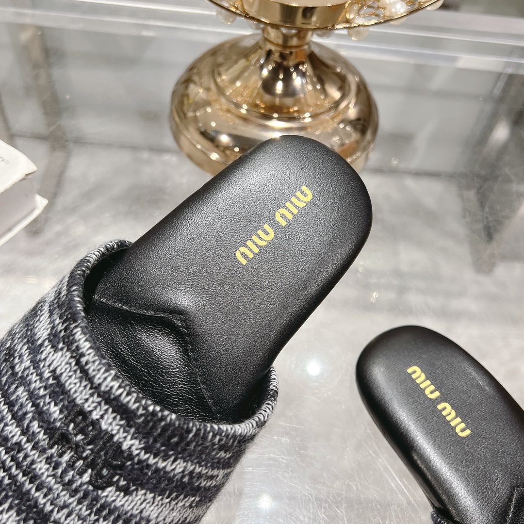 Miu Miu Wool slippers - DesignerGu