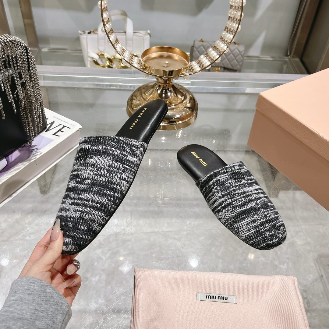 Miu Miu Wool slippers - DesignerGu