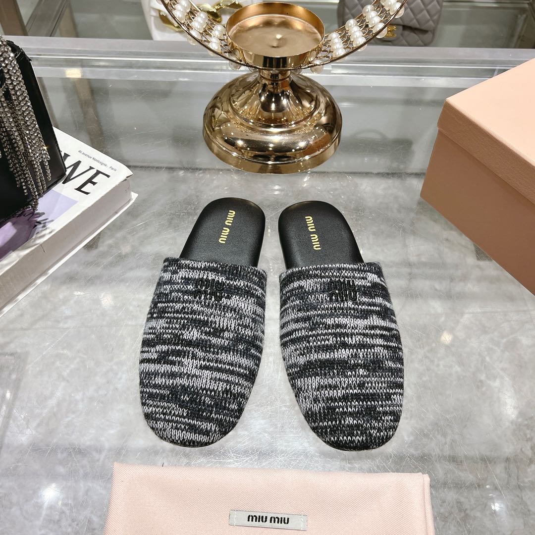 Miu Miu Wool slippers - DesignerGu