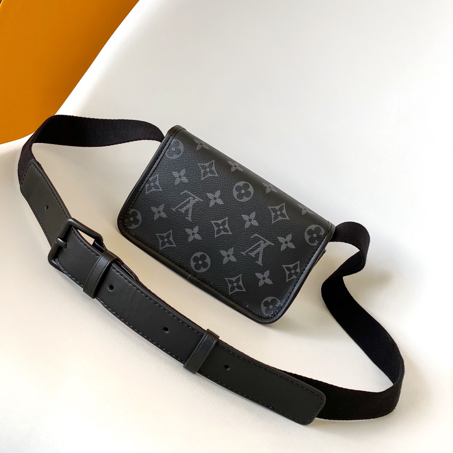 Louis Vuitton Bosphore Wearable Wallet   M12599 - DesignerGu