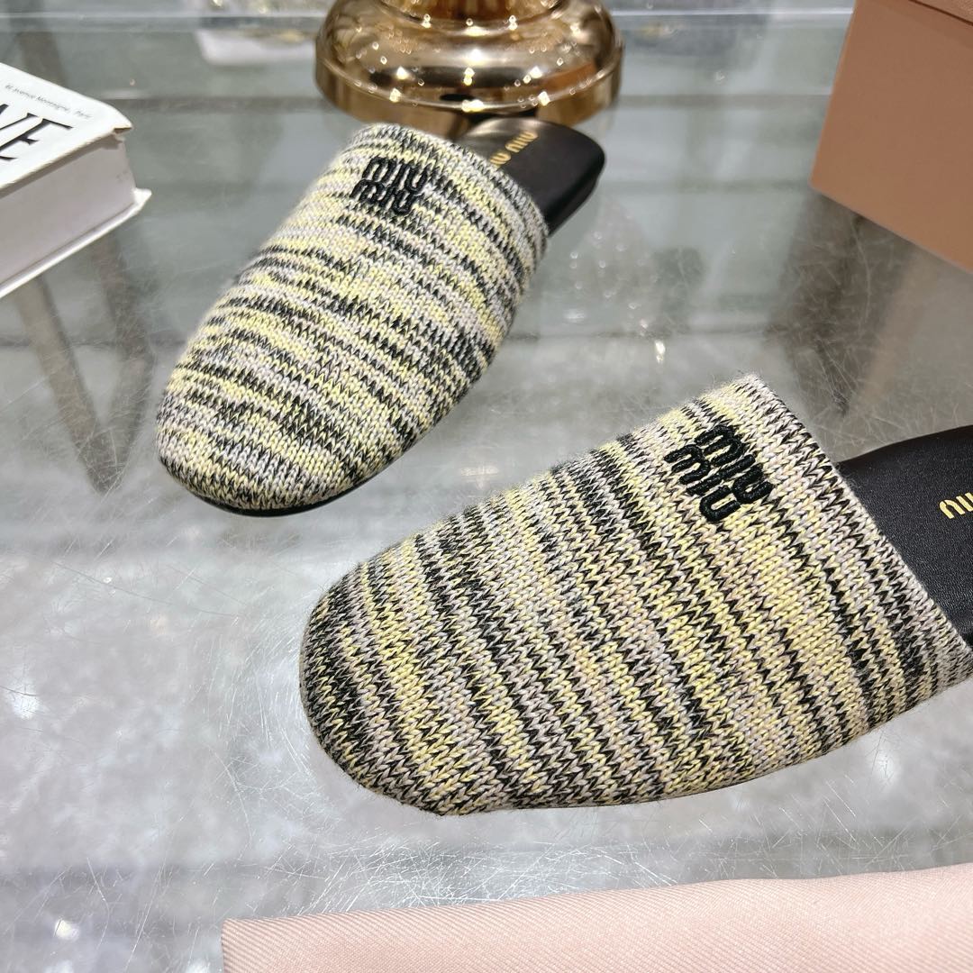 Miu Miu Wool slippers - DesignerGu