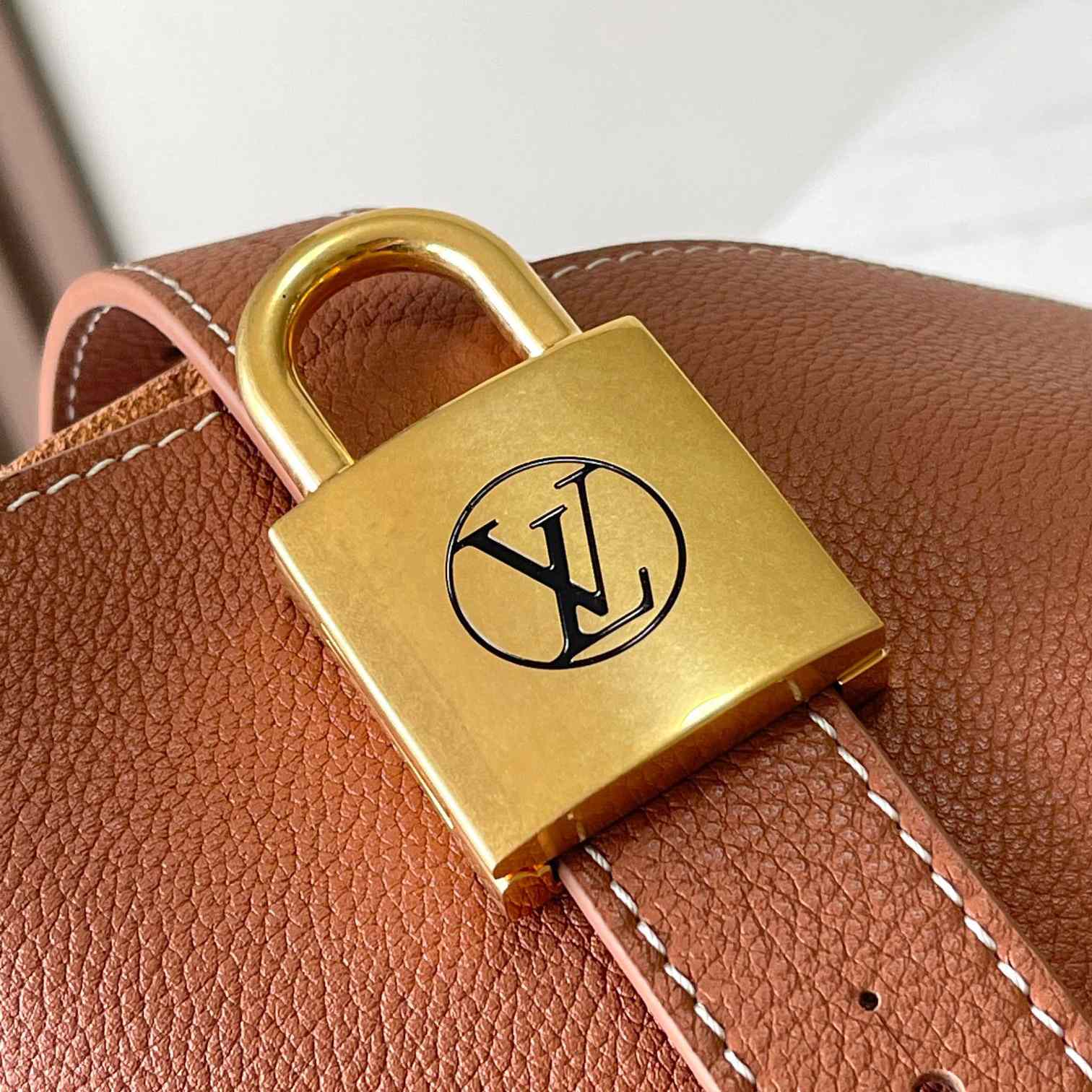 Louis Vuitton Low Key Cabas MM  M25342 - DesignerGu