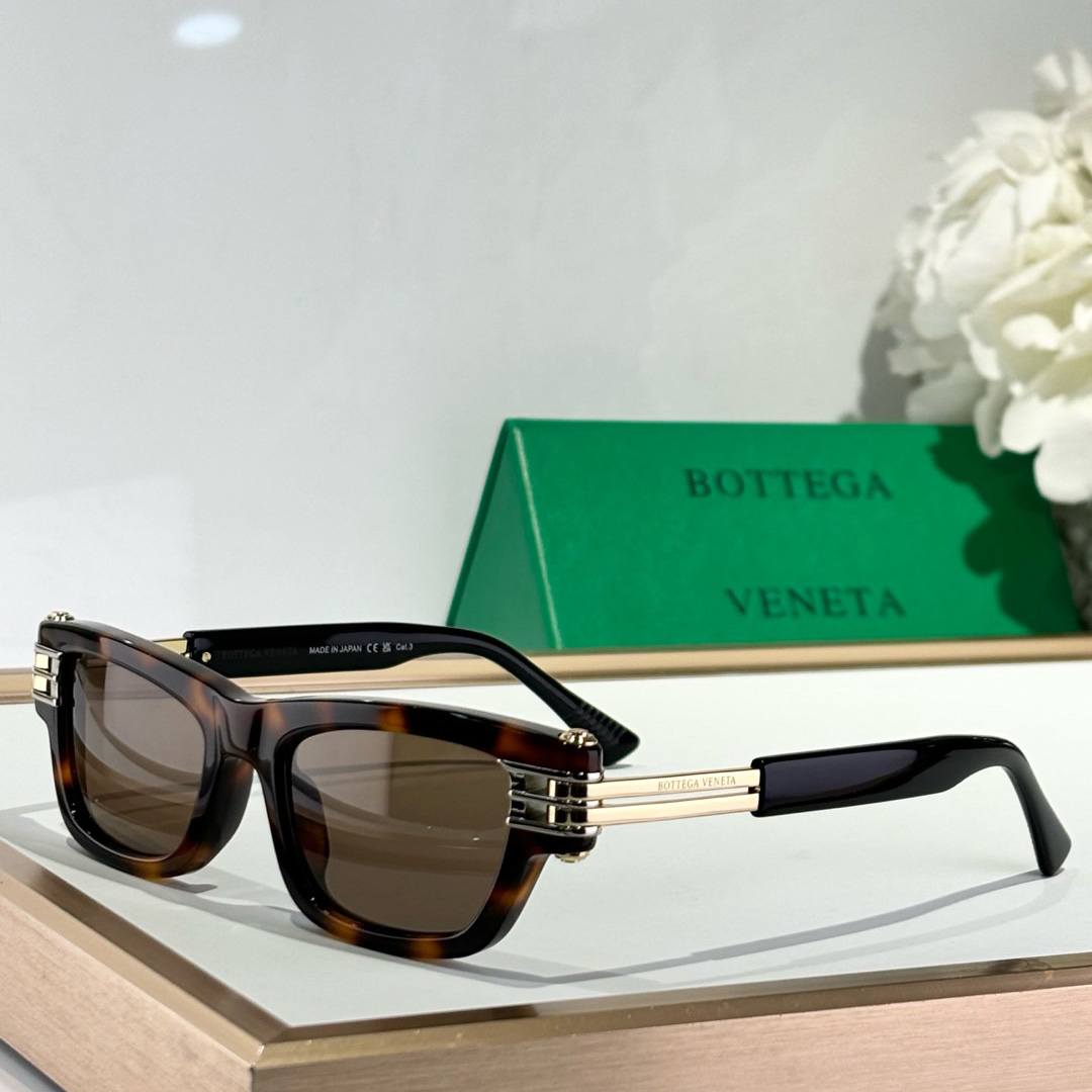 Bottega Veneta Bolt Squared Sunglasses - DesignerGu