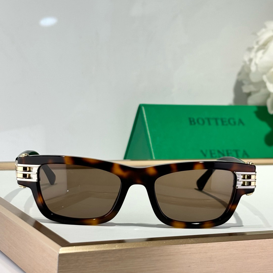 Bottega Veneta Bolt Squared Sunglasses - DesignerGu