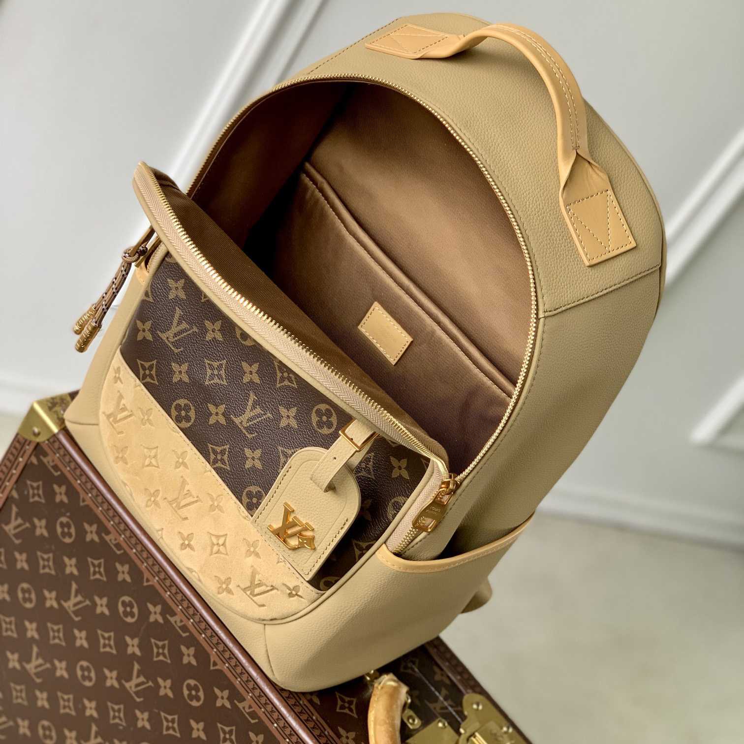 Louis Vuitton Outdoor Backpack   M12624 - DesignerGu