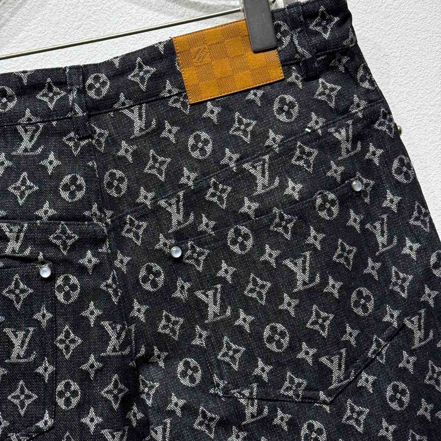 Louis Vuitton Monogram  Shorts - DesignerGu