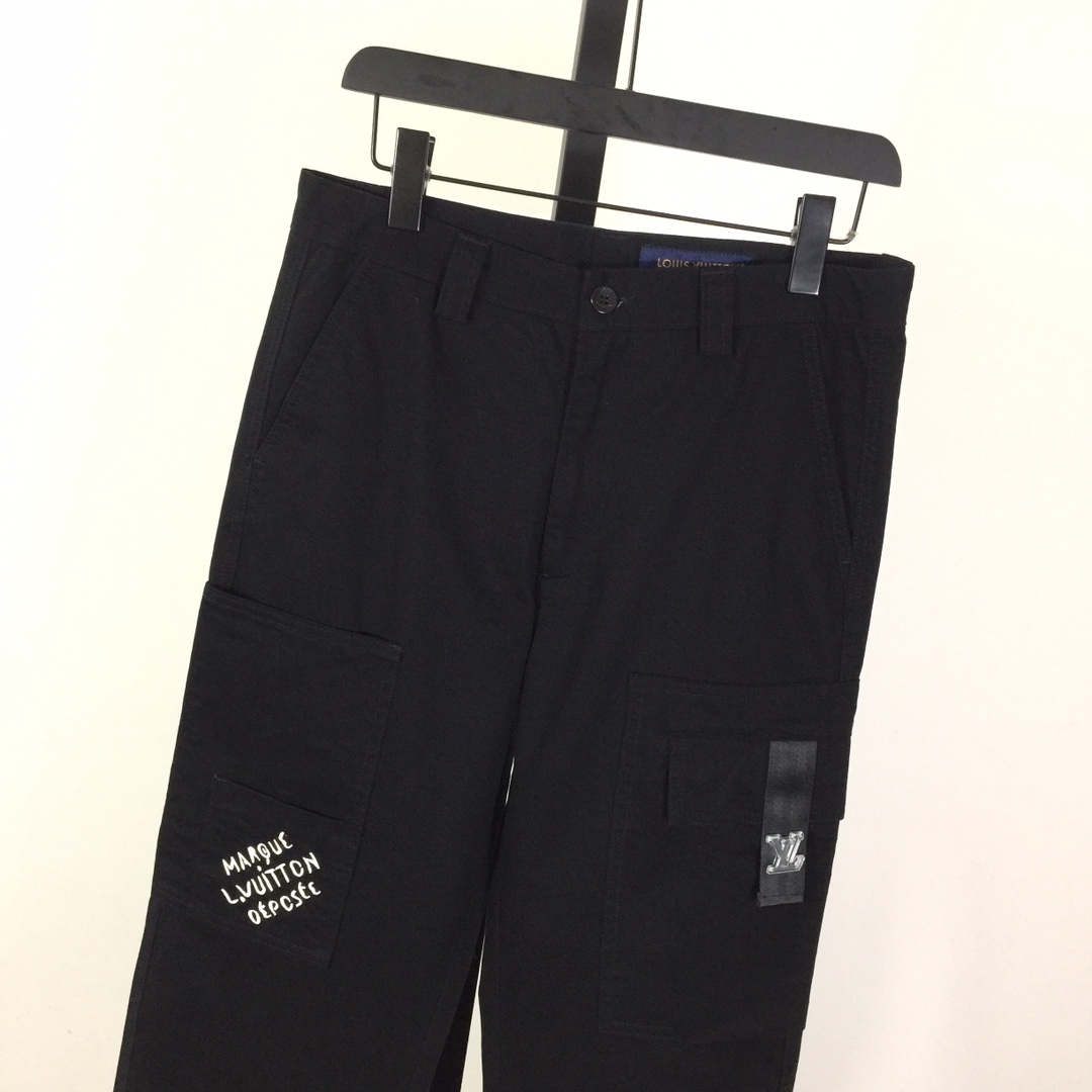 Louis Vuitton Signature Cotton Cargo Pants  1AFJ90 - DesignerGu