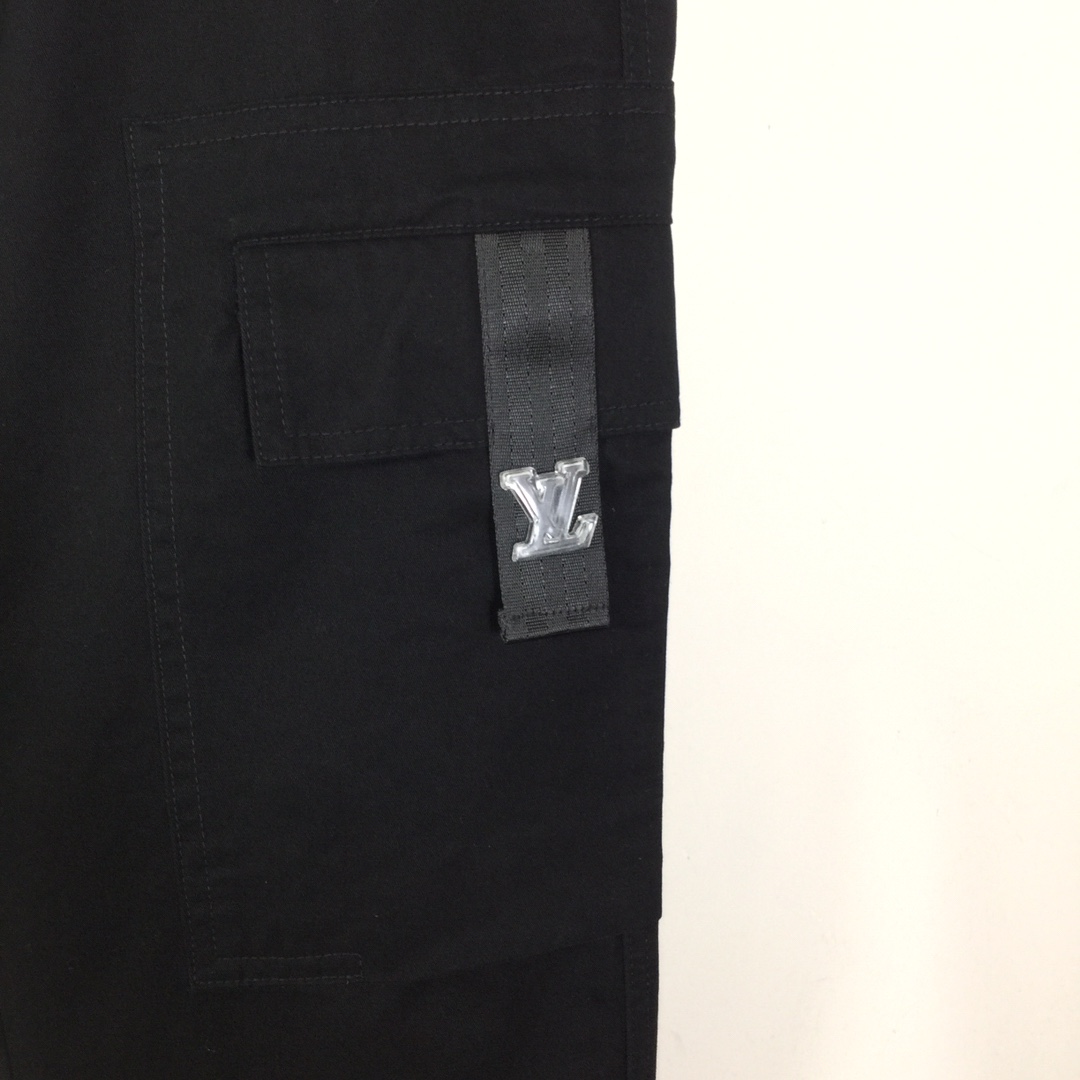 Louis Vuitton Signature Cotton Cargo Pants  1AFJ90 - DesignerGu