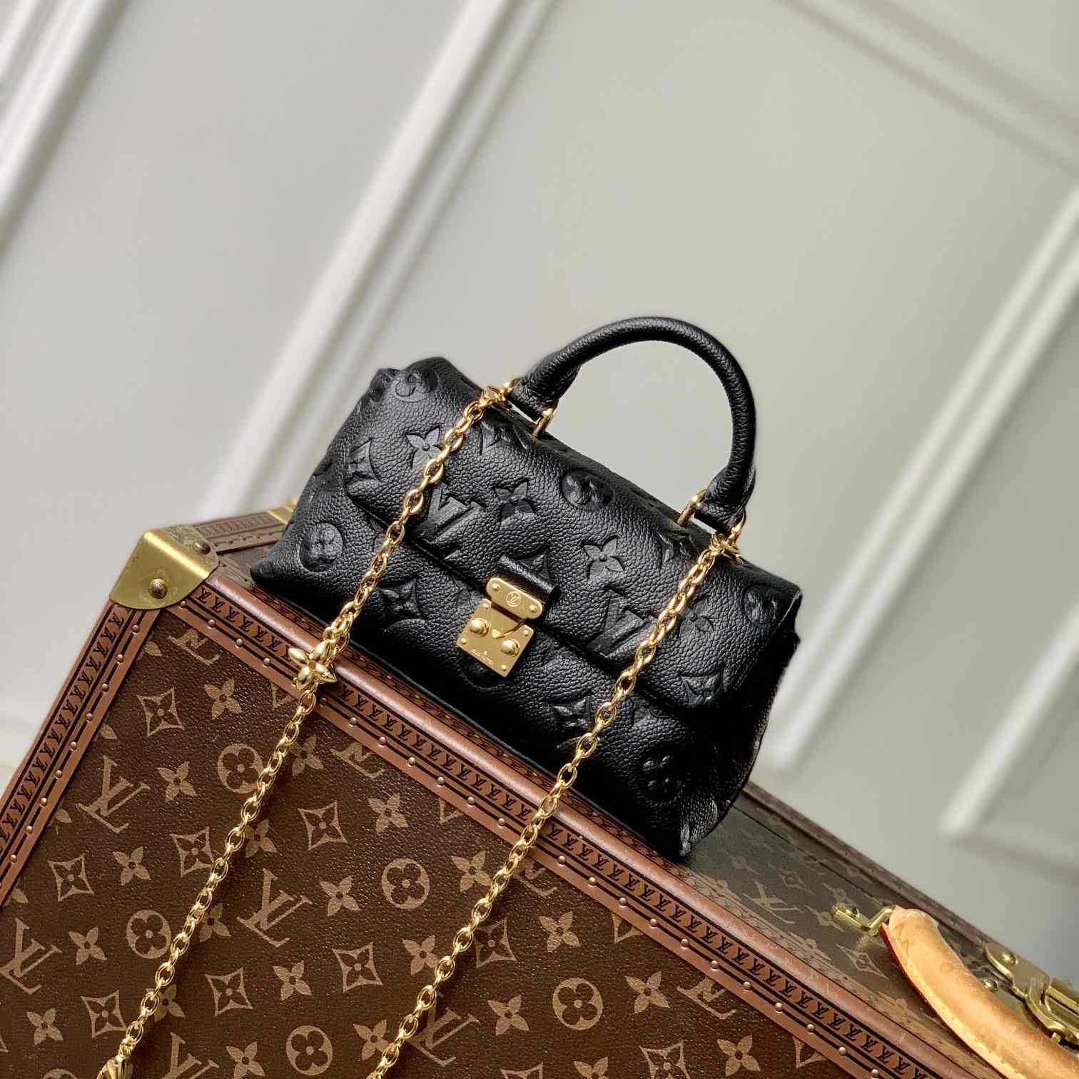 Louis Vuitton Nano Madeleine  M12144 - DesignerGu