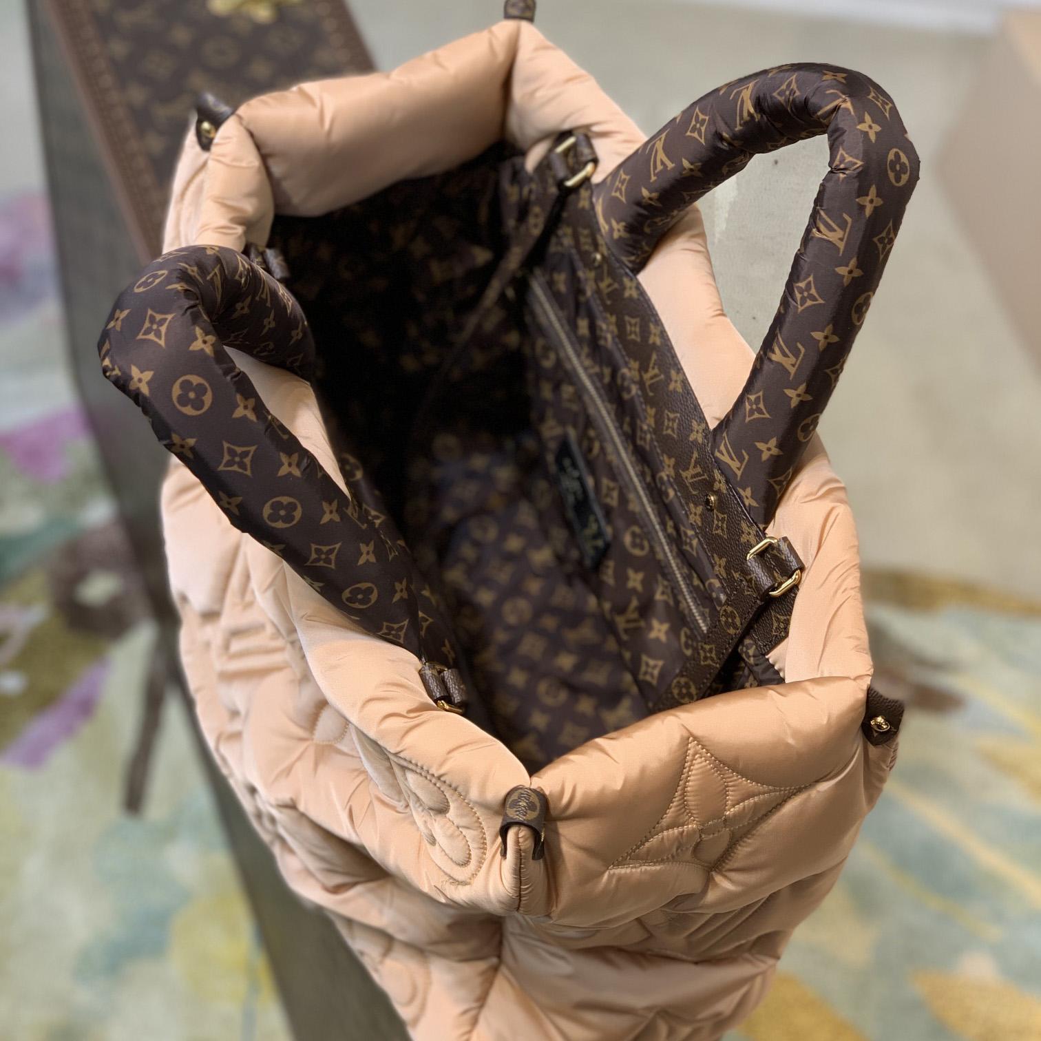 Louis Vuitton Monogram Giant Pillow OnTheGo MM   M59007 （41 x 34 x 19cm） - DesignerGu