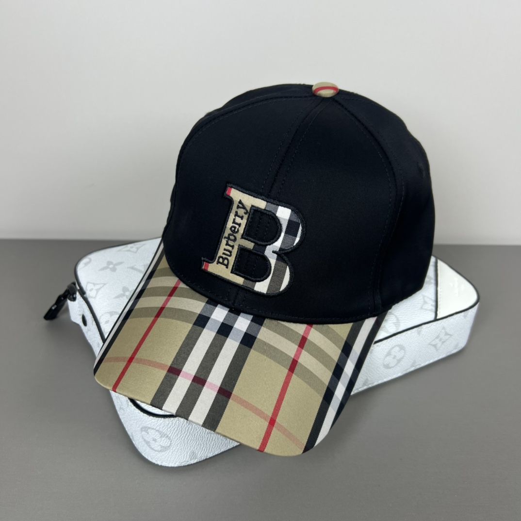 Burberry Baseball Cap - DesignerGu