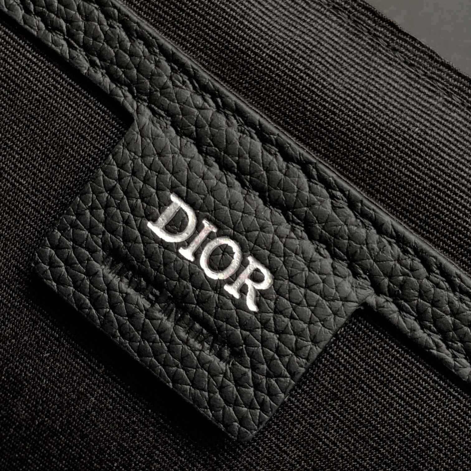 Dior Small Saddle Messenger Bag With Flap - DesignerGu