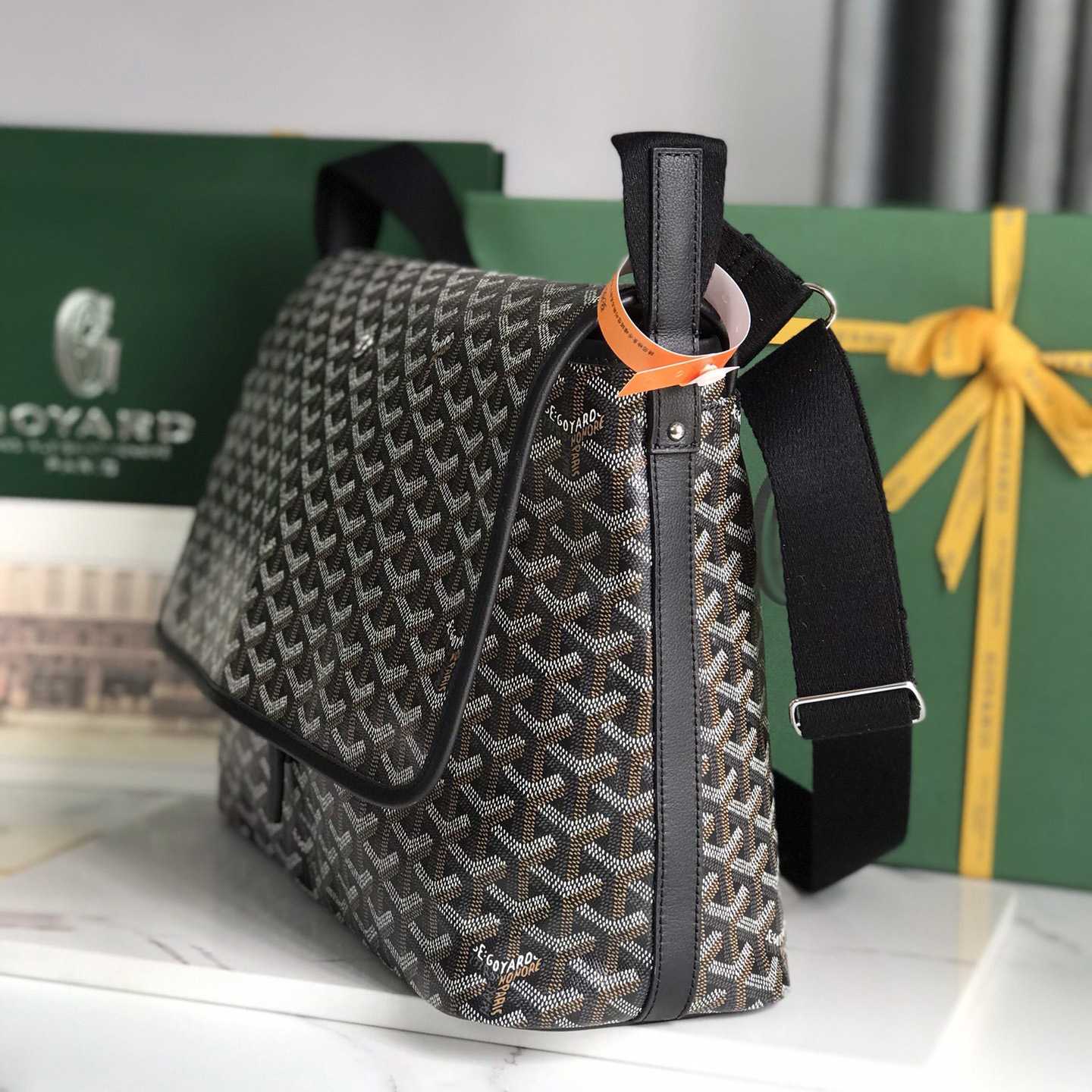 Goyard Capetien MM Messenger Bag   - DesignerGu