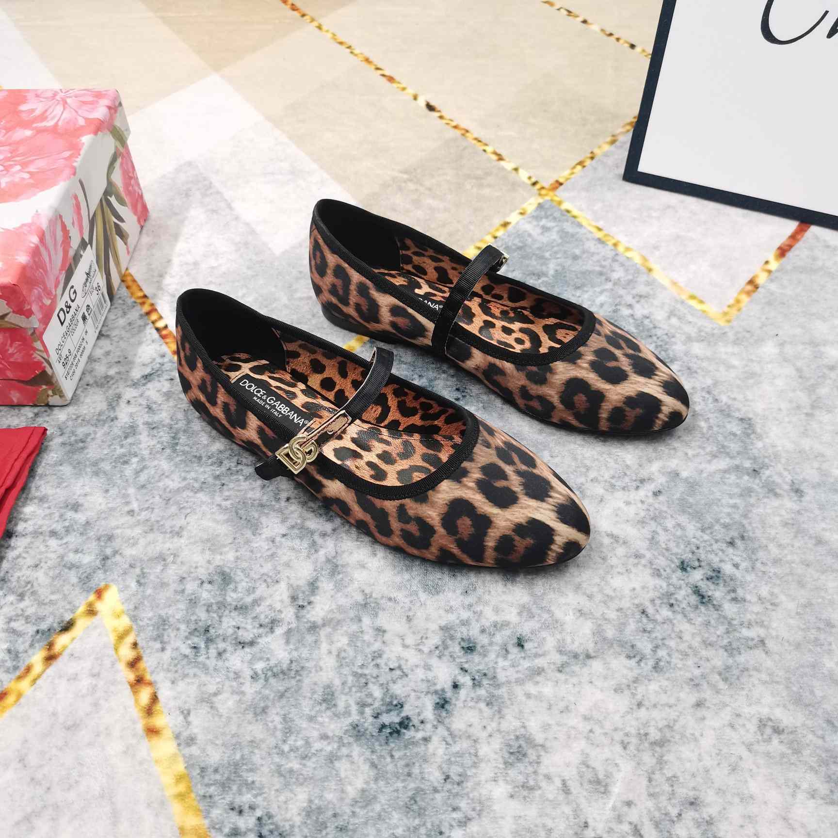 Dolce & Gabbana Printed Velvet Ballet Flats - DesignerGu