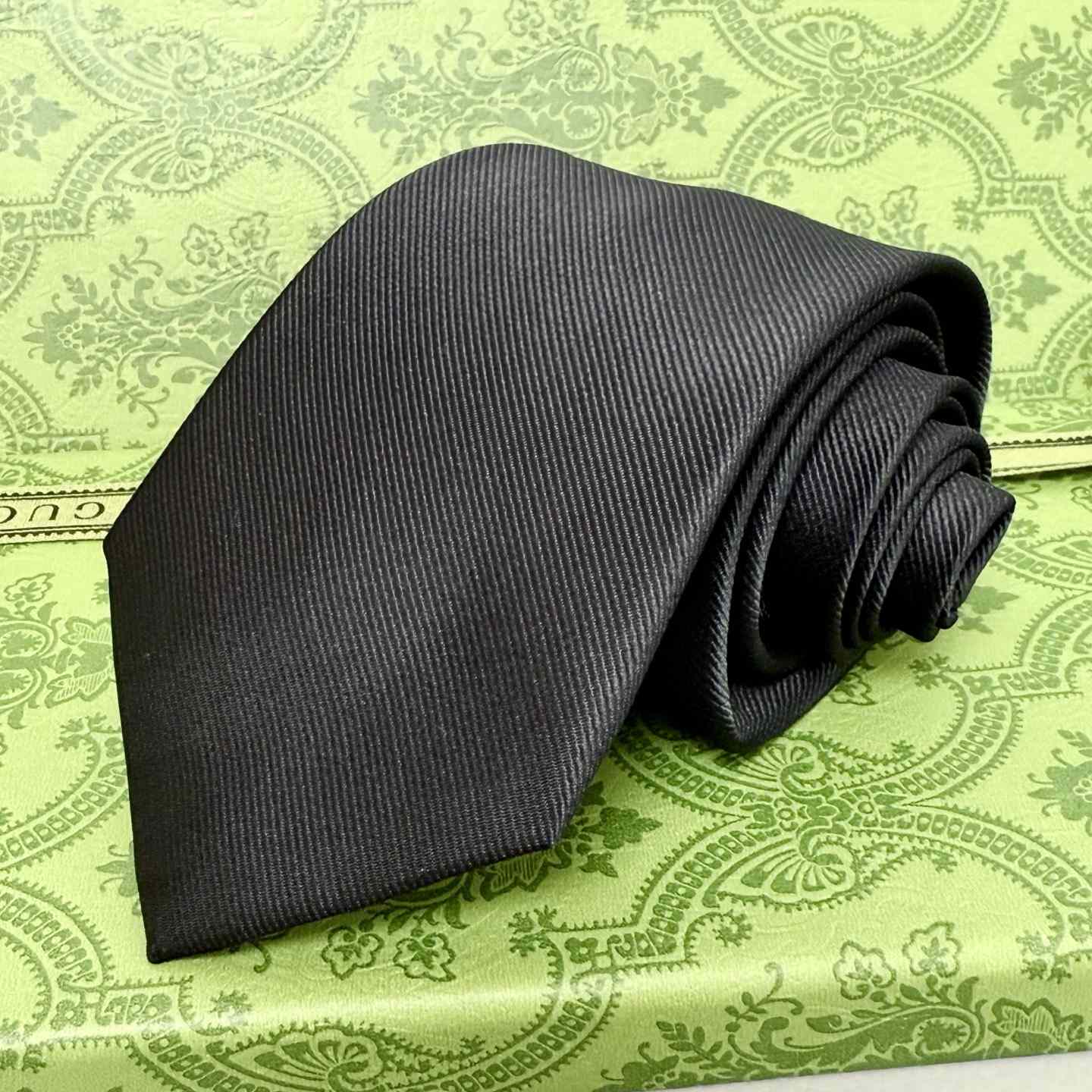 Gucci Silk Jacquard Tie - DesignerGu