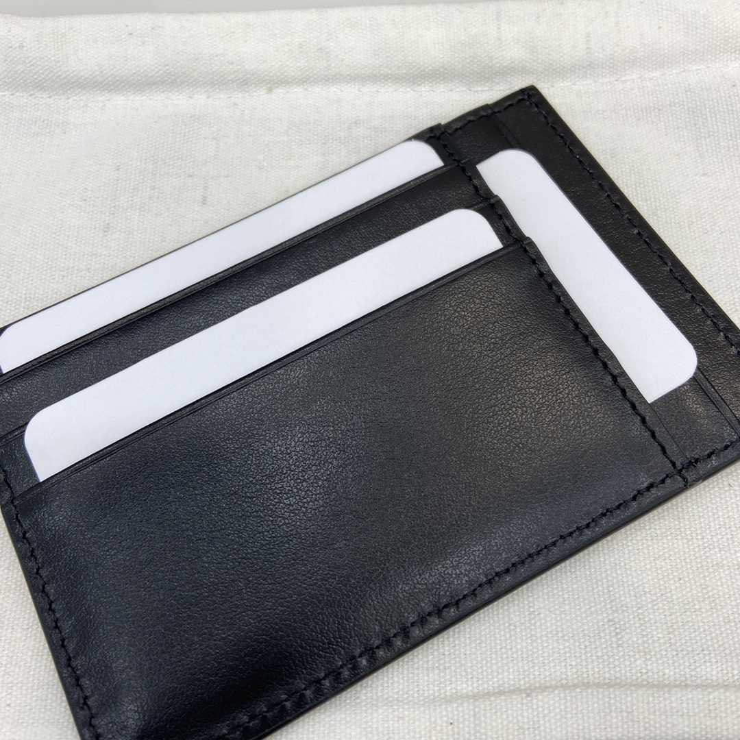 Gucci Maxi GG Card Case - DesignerGu