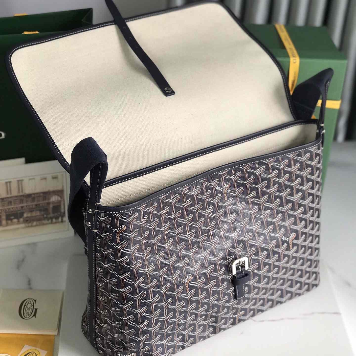 Goyard Capetien MM Messenger Bag   - DesignerGu