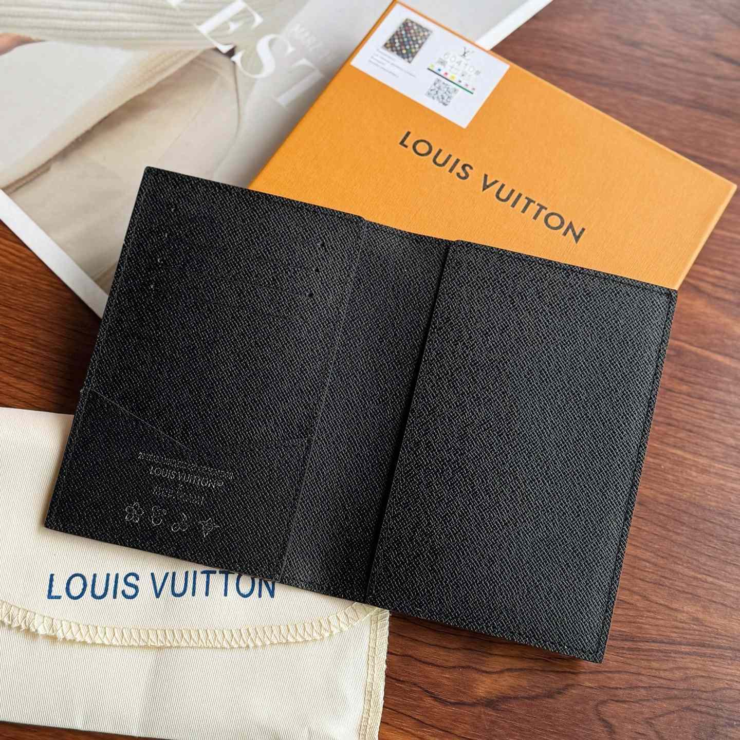 Louis Vuitton LV x TM Passport Cover   M13414 - DesignerGu