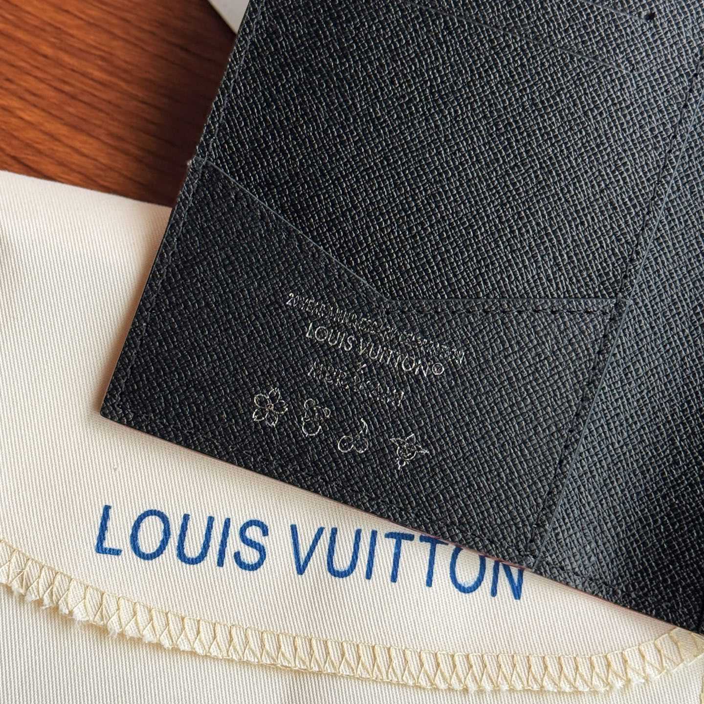 Louis Vuitton LV x TM Passport Cover   M13414 - DesignerGu