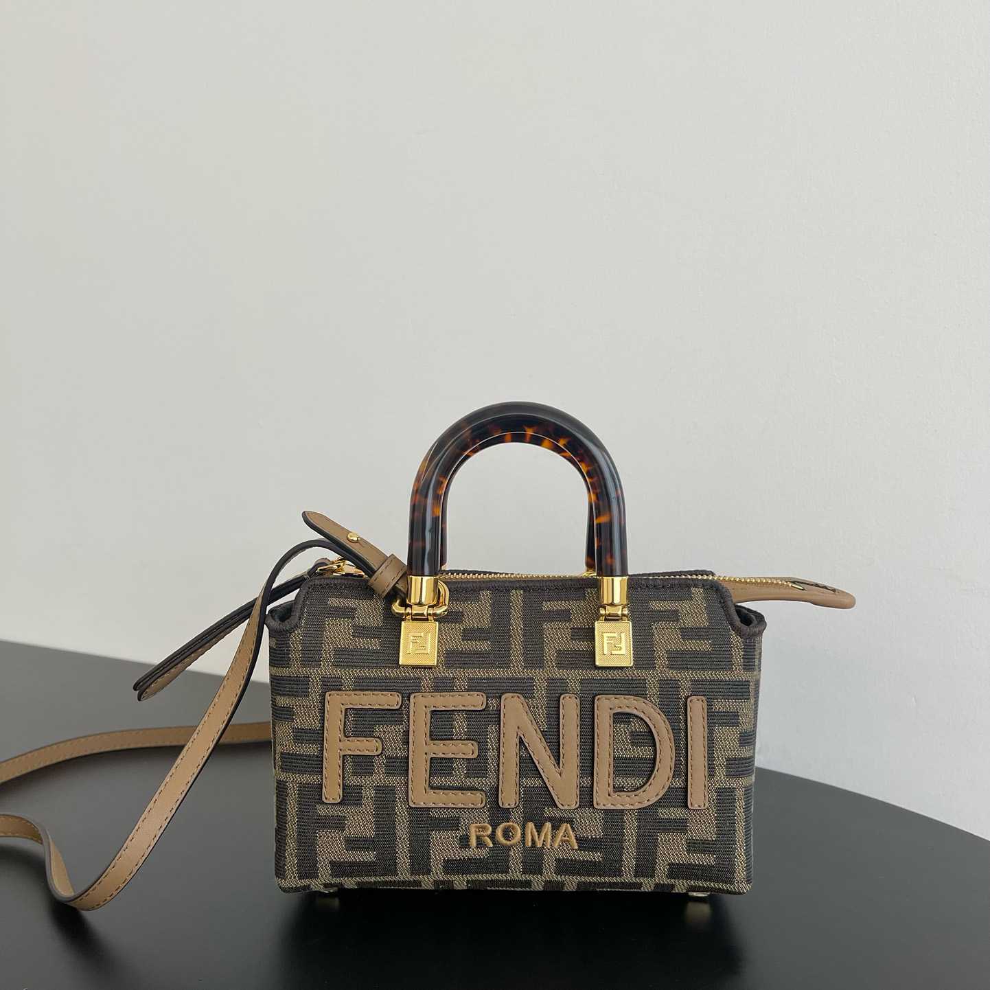 Fendi By The Way Tote Bag （17.5x18x8cm） - DesignerGu