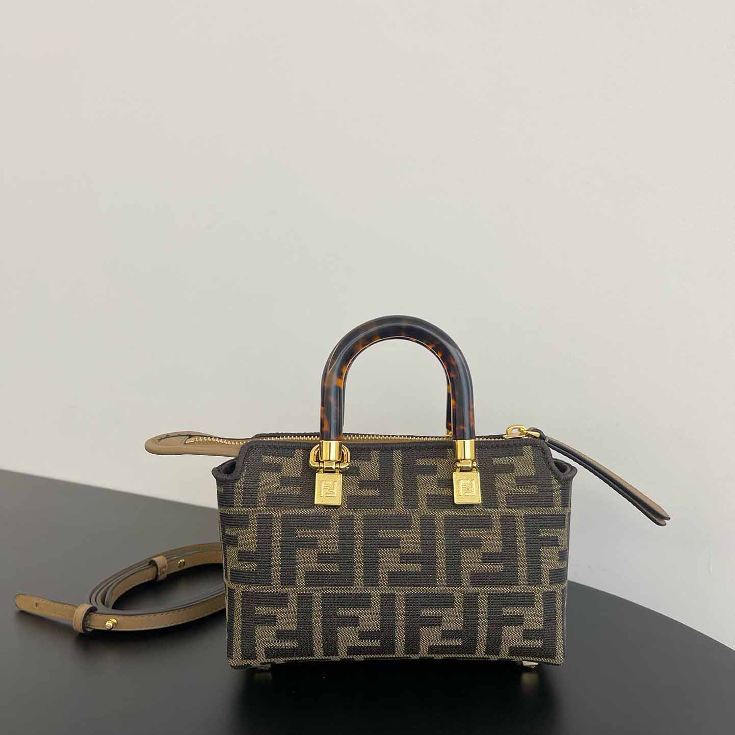 Fendi By The Way Tote Bag （17.5x18x8cm） - DesignerGu