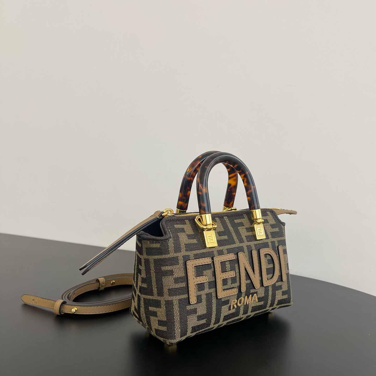 Fendi By The Way Tote Bag （17.5x18x8cm） - DesignerGu