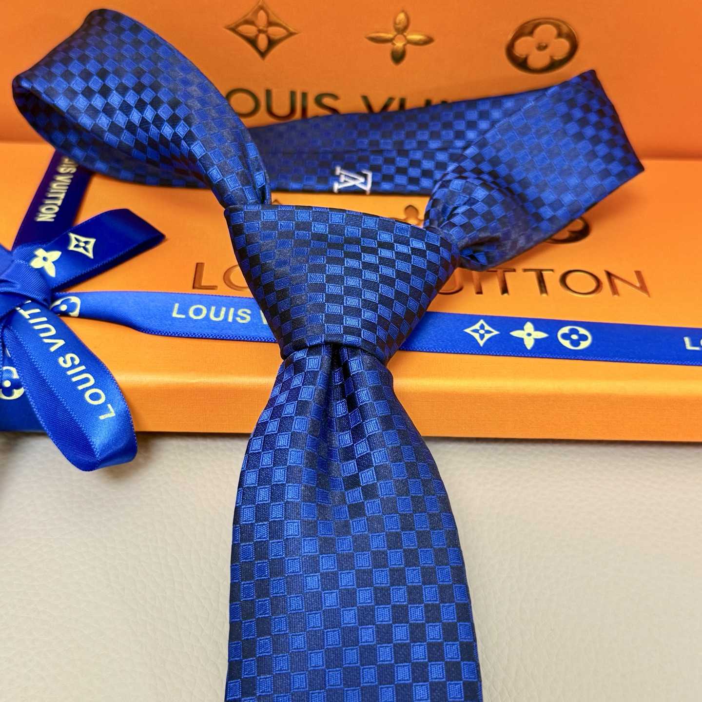 Louis Vuitton Damier Classique Tie - DesignerGu