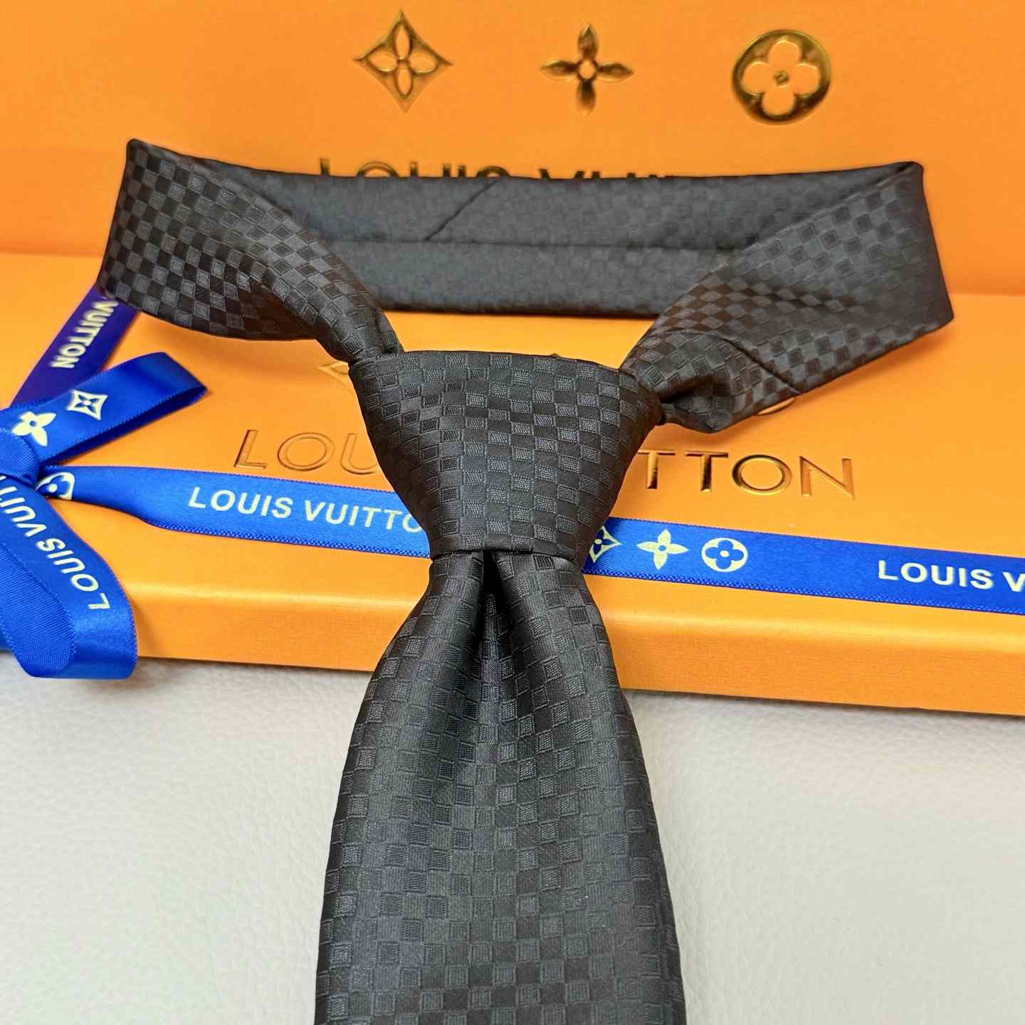 Louis Vuitton Damier Classique Tie - DesignerGu