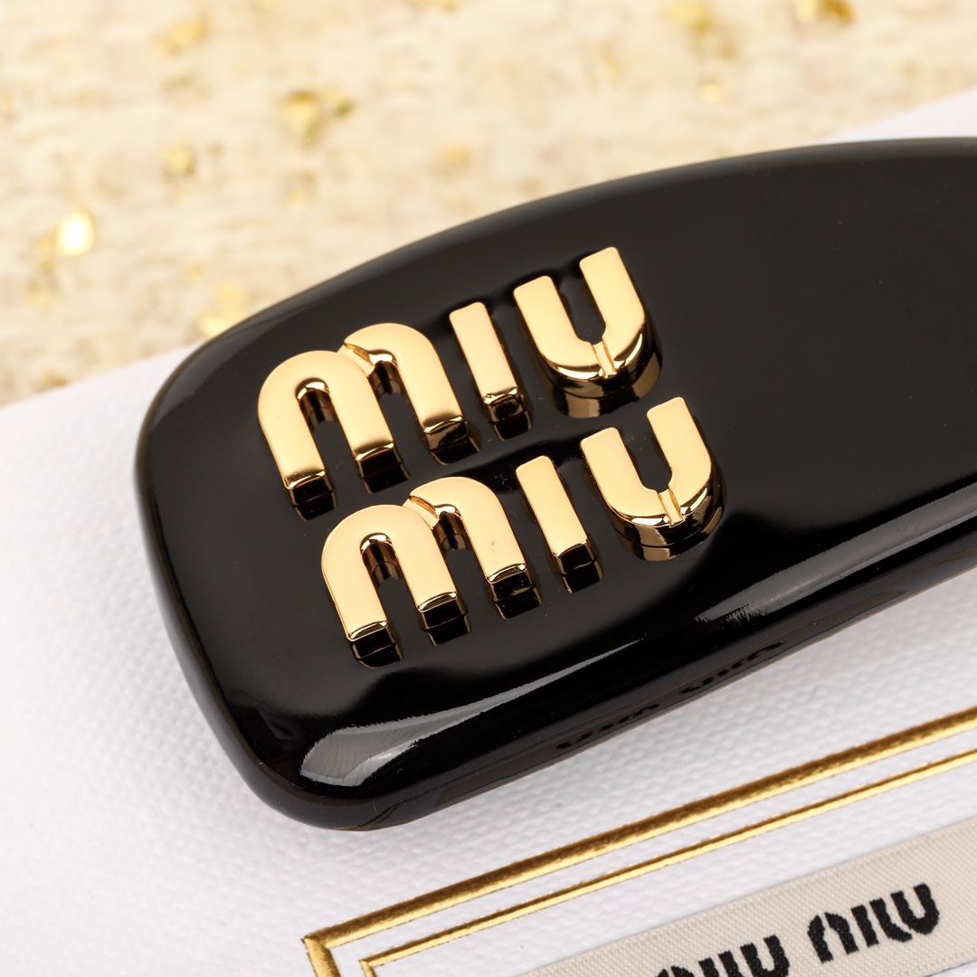 Miu Miu Patent-leather Hair Clip - DesignerGu