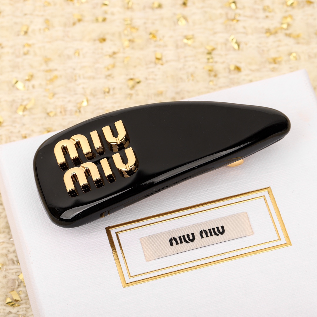 Miu Miu Patent-leather Hair Clip - DesignerGu