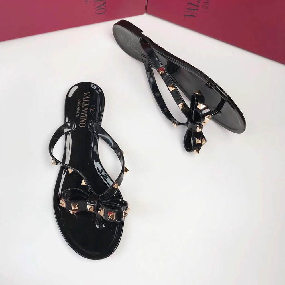 Valentino Garavani Rockstud PVC Flip Flop(Black) - DesignerGu