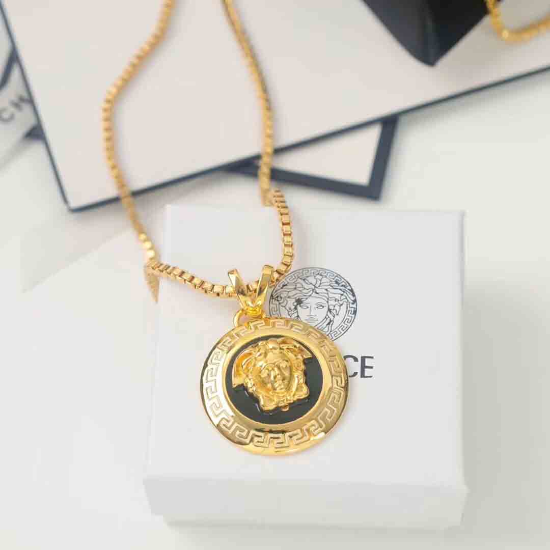 Versace Medusa Pendant Necklaces - DesignerGu