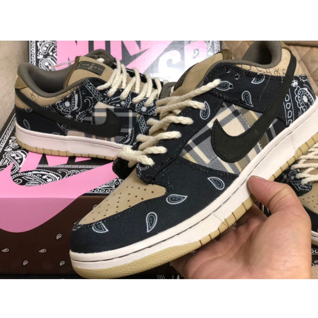 Travis Scott X Nike SB Dunk Low  - DesignerGu