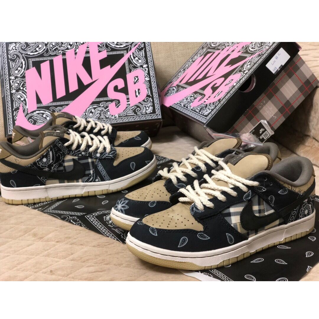 Travis Scott X Nike SB Dunk Low  - DesignerGu