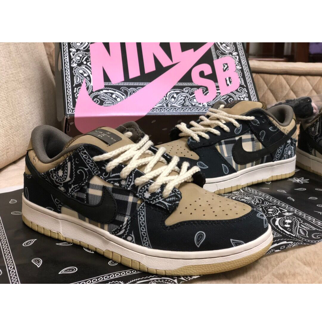 Travis Scott X Nike SB Dunk Low  - DesignerGu