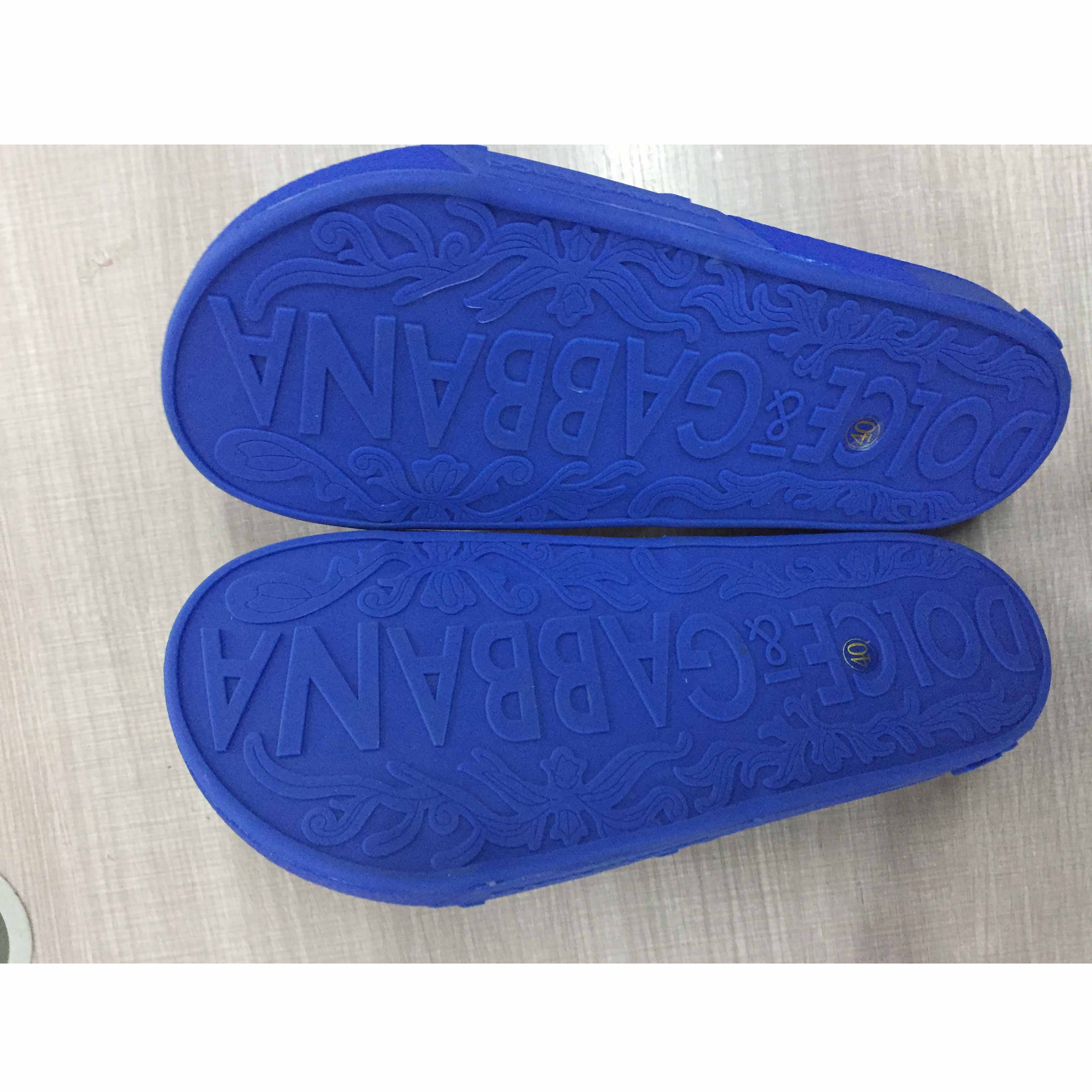 Dolce & Gabbana Logo Slides - DesignerGu