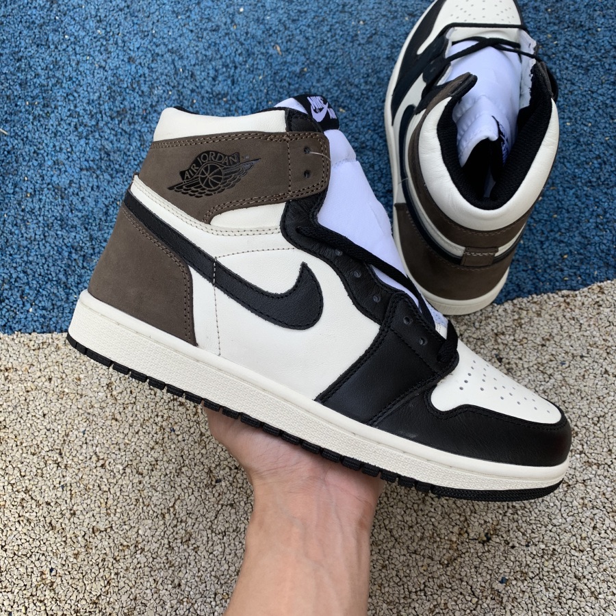 Jordan Air 1 Retro High OG "Dark Mocha"Sneaker - DesignerGu