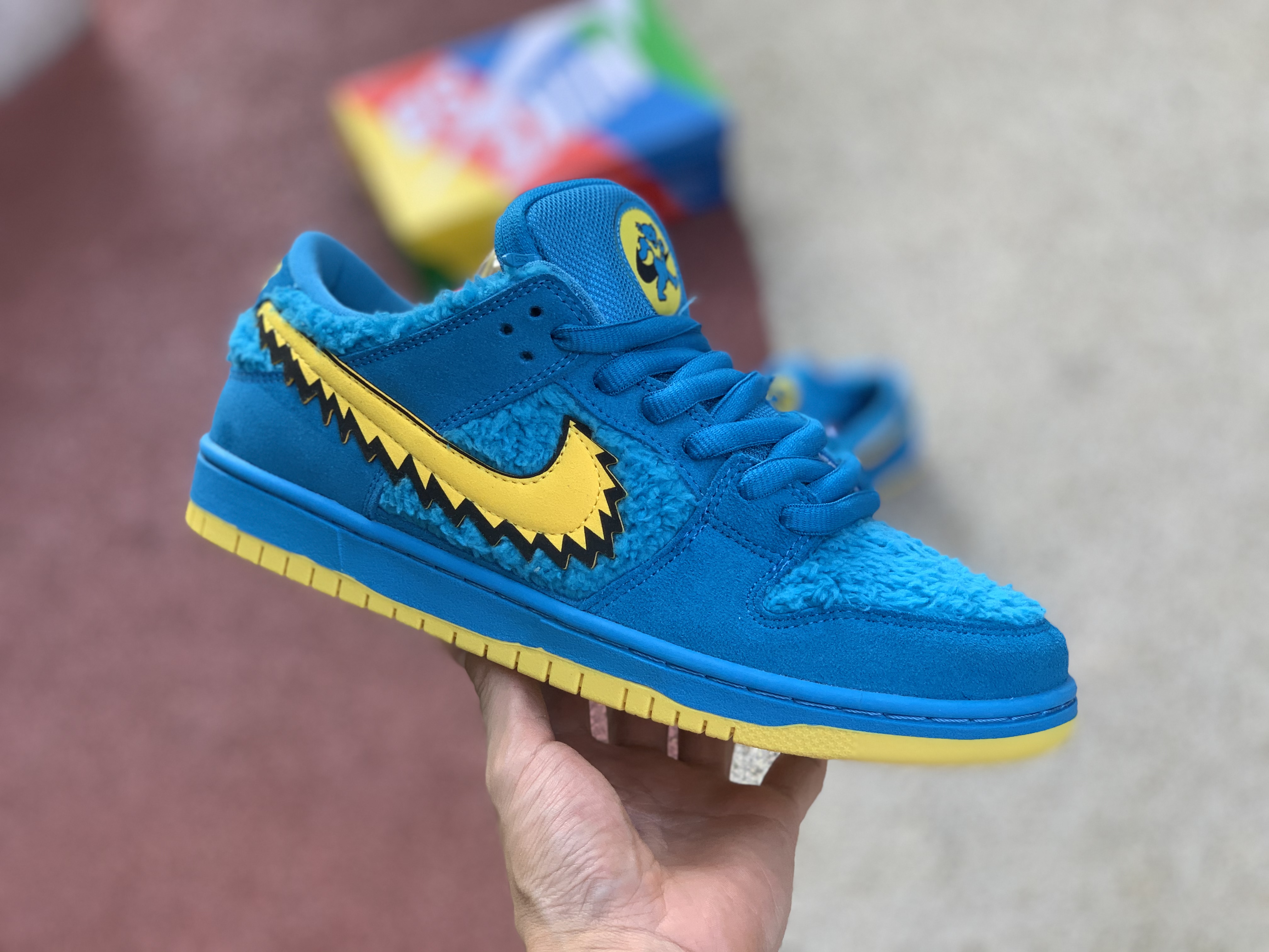 Grateful Dead X Nike SB Dunk Low 