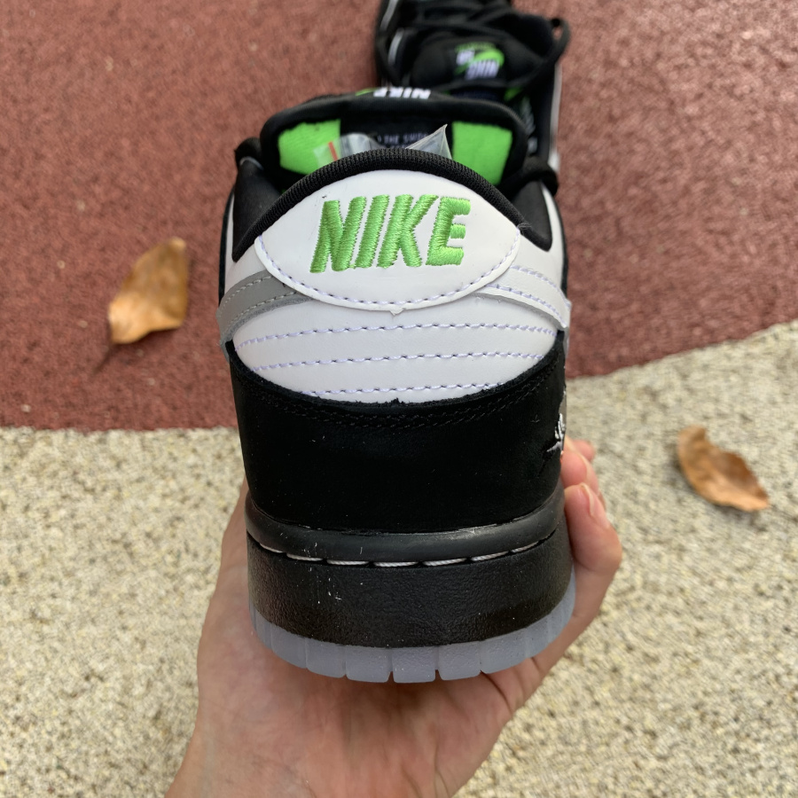 Jeff Staple X Nike SB Dunk Low 