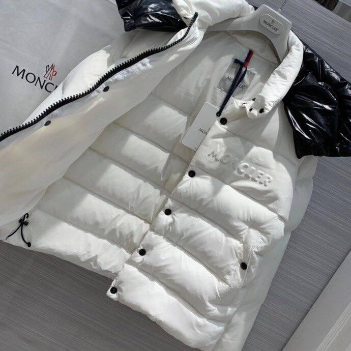 Moncler Aubrac Padded Jacket - DesignerGu